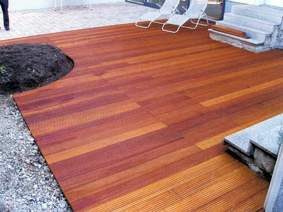 Gartenterrasse aus Holz